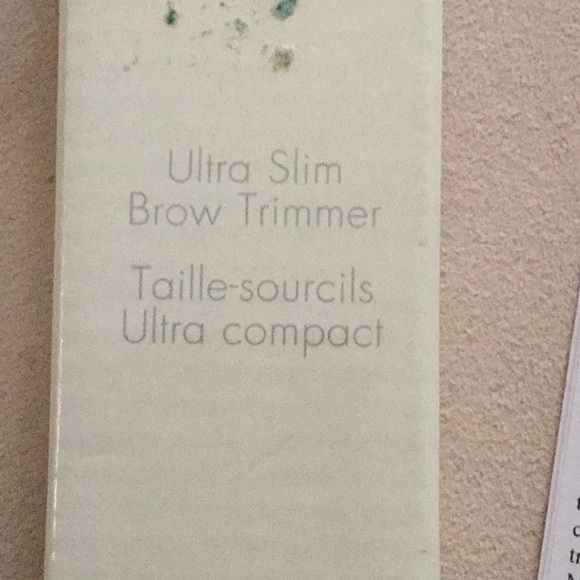 Brow Trimmer BNIB - Picture 2 of 4